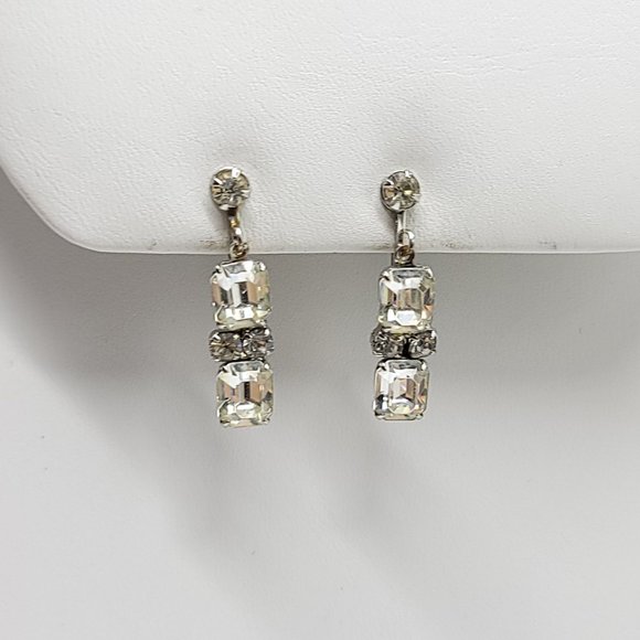 Vintage Jewelry - Silver Tone Clear Glass Rhinestone Dangle Screw Back Earrings Vintage